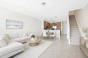 4792 Sundance Way, Davie, FL 33328 - Photo 2