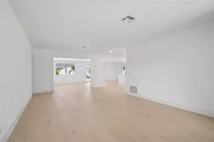 5621 NE 16th Ave, Fort Lauderdale, FL 33334 - Photo 4