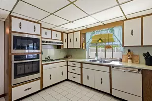 137 SE Turtle Creek Dr, Jupiter, FL 33469 - Photo 14