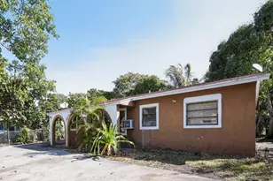 1830 NE 2nd Ln, Boynton Beach, FL 33435 - Photo 2