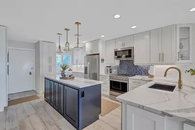 7125 Gulf Of Mexico #22, Longboat Key, FL 34228 - Photo 10