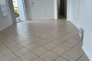 1056 NE 39th Ave, Homestead, FL 33033 - Photo 2