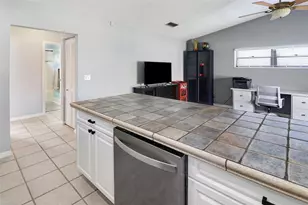 231 SE 9th St, Dania Beach, FL 33004 - Photo 28