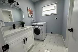 814 SW 12th Pl, Fort Lauderdale, FL 33315 - Photo 18