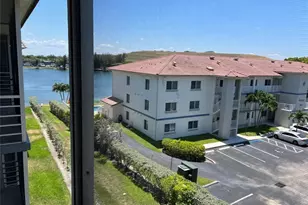 4311 Crystal Lake Dr, Deerfield Beach, FL 33064 - Photo 6