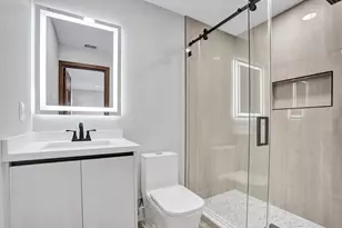 21392 Bridgeview Dr, Boca Raton, FL 33428 - Photo 12