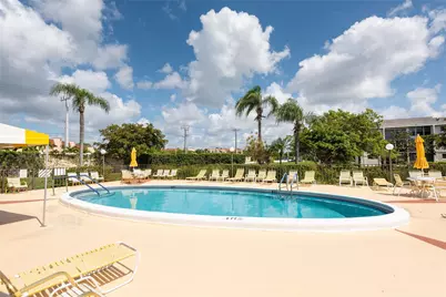 9821 Sunrise Lakes Boulevard #303, Sunrise, FL 33322 - Photo 26