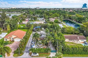 4860 SW 61st Ave, Davie, FL 33314 - Photo 40