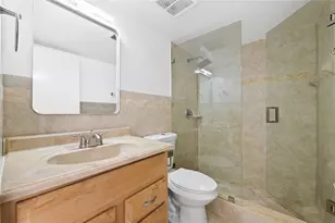 1100 Crystal Lake Dr, Deerfield Beach, FL 33064 - Photo 20