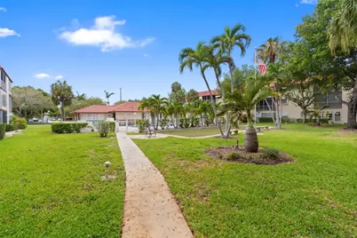 700 SE 6th Avenue #314, Deerfield Beach, FL 33441 - Photo 2