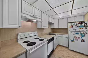 400 SE 10th St, Deerfield Beach, FL 33441 - Photo 18