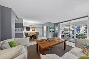 400 SE 10th St, Deerfield Beach, FL 33441 - Photo 8