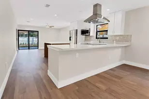 391 NW 58th Ave, Miami, FL 33126 - Photo 2