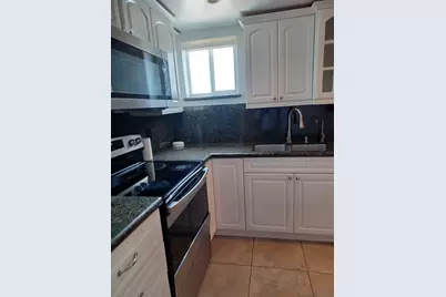 8001 N Crespi Boulevard #2c, Miami Beach, FL 33141 - Photo 16