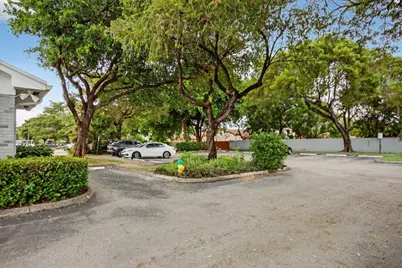 7471 W Oakland Park Boulevard, Tamarac, FL 33319 - Photo 2
