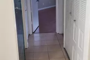 212 Lake Pointe Dr, Fort Lauderdale, FL 33309 - Photo 12