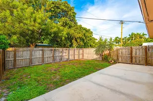 2581 NE 11th Ct, Pompano Beach, FL 33062 - Photo 28