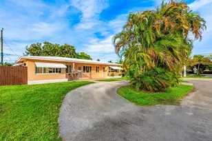 2581 NE 11th Ct, Pompano Beach, FL 33062 - Photo 4