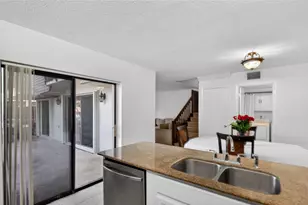 6131 NW 55th Ln, Tamarac, FL 33319 - Photo 10