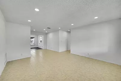 2851 W Golf Boulevard, Pompano Beach, FL 33064 - Photo 4
