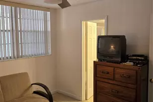 9531 Seagrape Dr, Davie, FL 33324 - Photo 32