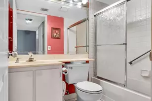 10442 E Clairmont Cir, Tamarac, FL 33321 - Photo 40