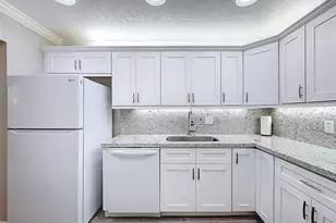 4211 NW 41st St Unit, Lauderdale Lakes, FL 33319 - Photo 10