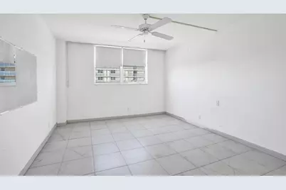 1051 Hillsboro Mile #702e, Pompano Beach, FL 33062 - Photo 12