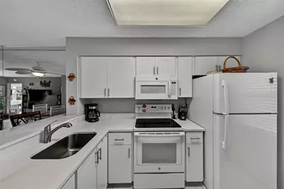 2222 N Cypress Bend Drive #201, Pompano Beach, FL 33069 - Photo 4