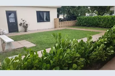 803 NE 8th Street, Hallandale Beach, FL 33009 - Photo 12