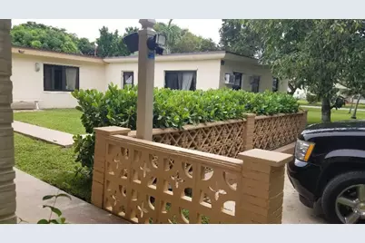 803 NE 8th Street, Hallandale Beach, FL 33009 - Photo 4