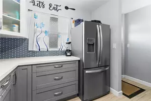 101 Royal Pk Dr, Oakland Park, FL 33309 - Photo 8