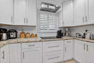 250 NE 20th St, Boca Raton, FL 33431 - Photo 8