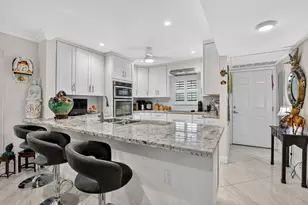 250 NE 20th St, Boca Raton, FL 33431 - Photo 1