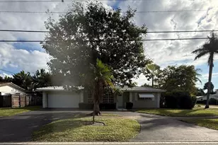 1424 SE 12th Ave, Deerfield Beach, FL 33441 - Photo 2