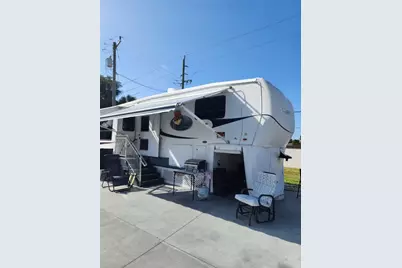 5684 SE 67th Avenue, Okeechobee, FL 34974 - Photo 1