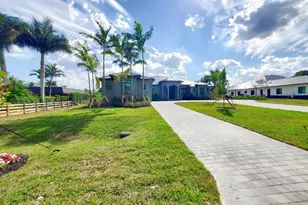 11000 SW 30th Ct, Davie, FL 33328 - Photo 2