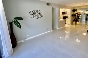 21 Jacaranda Dr, Plantation, FL 33324 - Photo 4