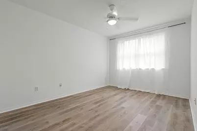 8520 NW 139th Terrace #1602, Miami Lakes, FL 33016 - Photo 4