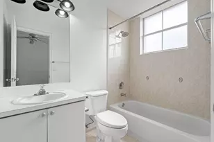 8520 NW 139th Terrace, Miami Lakes, FL 33016 - Photo 6