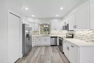 576 W Palm Aire Dr, Pompano Beach, FL 33069 - Photo 8