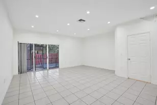 1003 NW 100th Ave, Pembroke Pines, FL 33024 - Photo 8