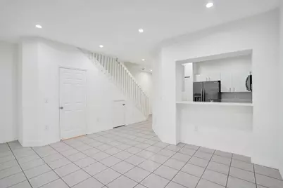 1003 NW 100th Avenue, Hollywood, FL 33024 - Photo 10