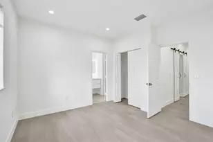 1003 NW 100th Ave, Pembroke Pines, FL 33024 - Photo 24