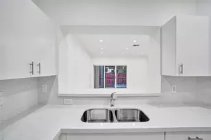 1003 NW 100th Ave, Pembroke Pines, FL 33024 - Photo 6