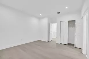 1003 NW 100th Ave, Pembroke Pines, FL 33024 - Photo 14