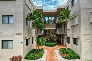 5250 Las Verdes Cir, Delray Beach, FL 33484 - Photo 2