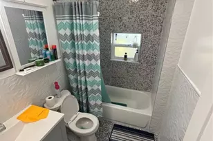 935 NE 33rd St, Oakland Park, FL 33334 - Photo 12