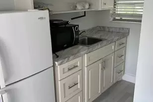 935 NE 33rd St, Oakland Park, FL 33334 - Photo 20