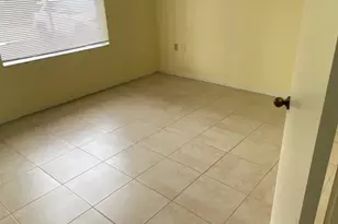 12104 Glenmoor Dr, West Palm Beach, FL 33409 - Photo 10